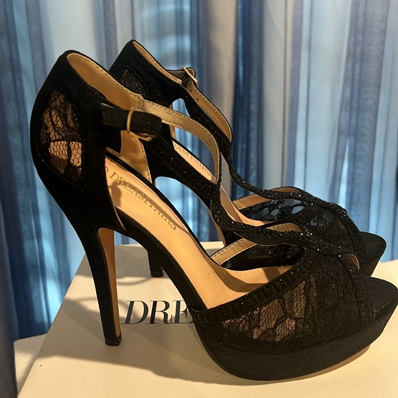 Black heels Size 8 - Picture 4 of 4